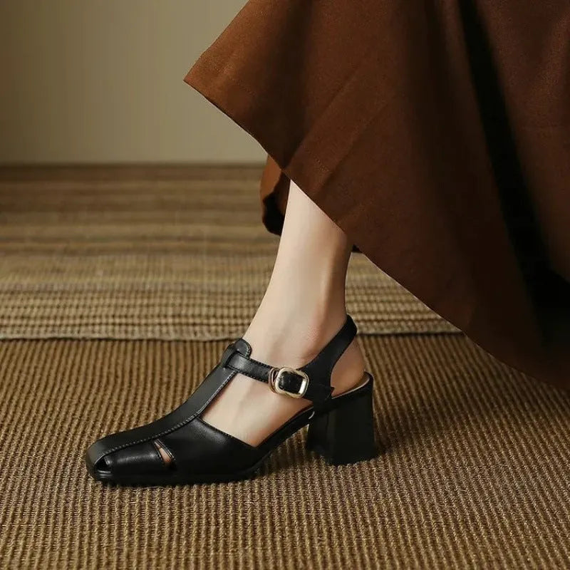 Hollow retro closed toe chunky heel sandals for women in black leather with rubber sole, size 35-40