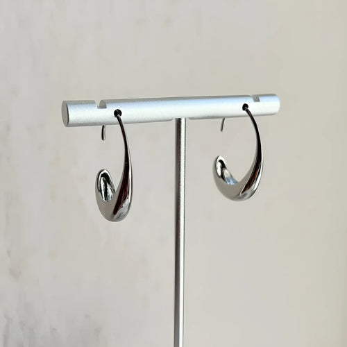 Retro style women's fashion earrings with snake design in gold or silver electroplated alloy