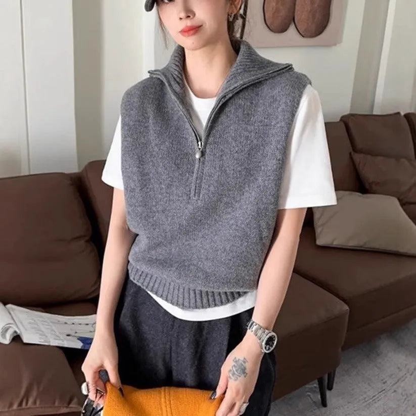 Retro half zip sleeveless knit vest with 3D pattern in polyester mesh fabric