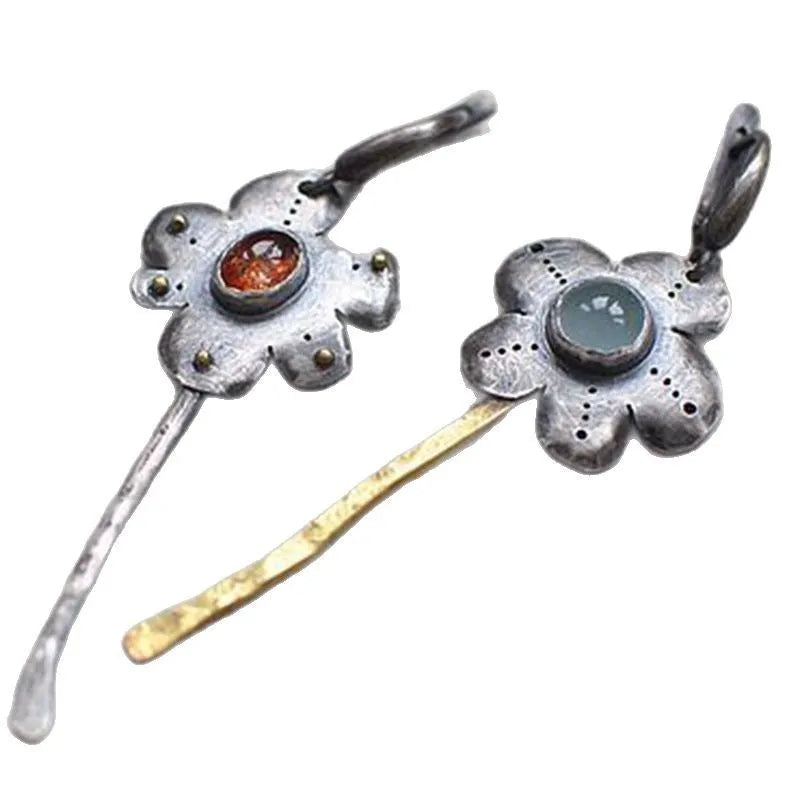 Retro two-tone geometric flower earrings with asymmetric design