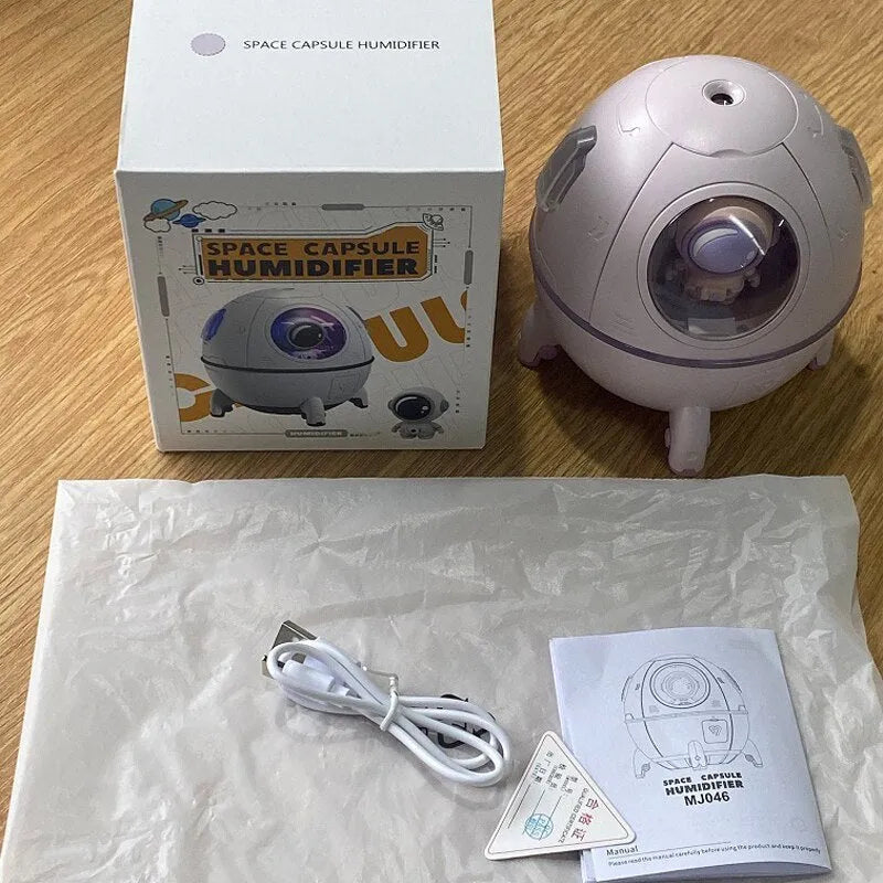 Astronaut-themed USB desktop humidifier with colourful LED light and 220ml water tank