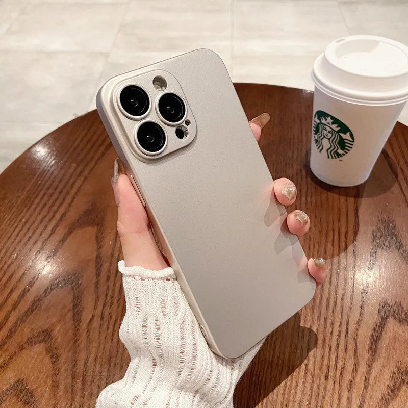 Ultra-thin frosted PC phone case for iPhone in black with all-inclusive lens cutout and anti-fingerprint finish
