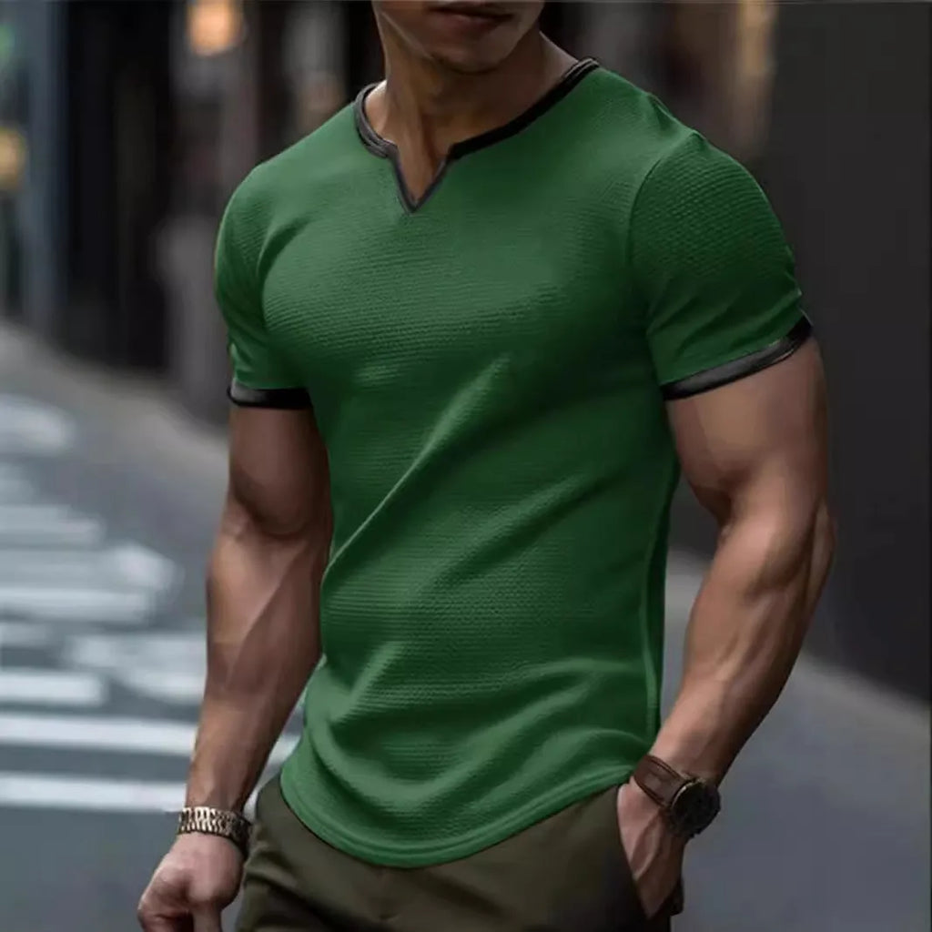 Men's colour-block V-neck outdoor sports t-shirt in waffle-textured polyester fabric.