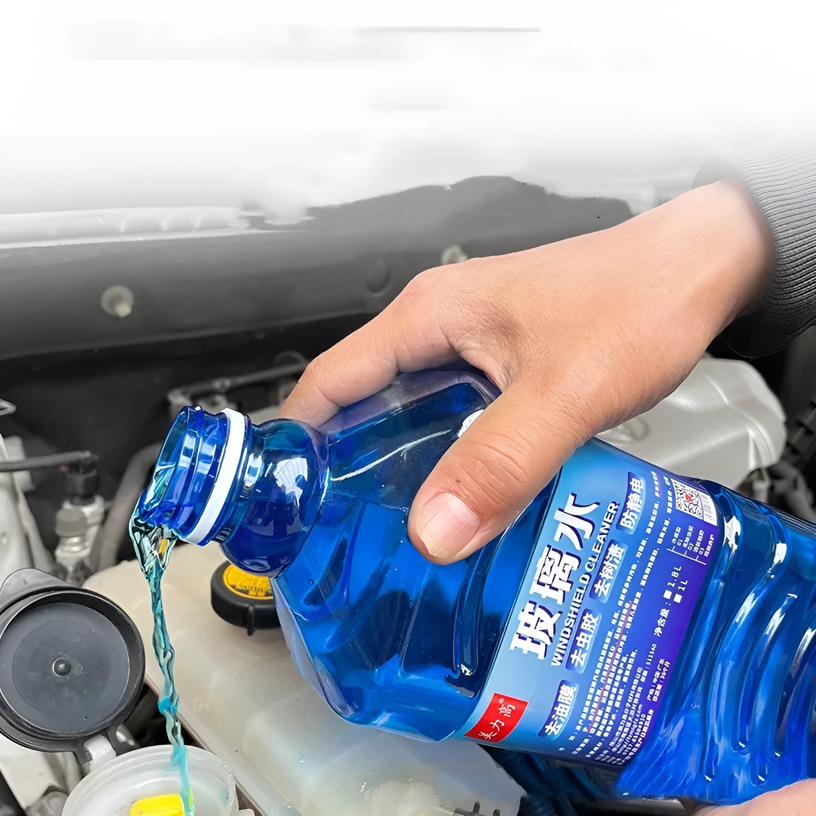 Blue concentrated car windshield washer fluid bottle with freeze protection and oil-removing formula, 1L or 1.8L size