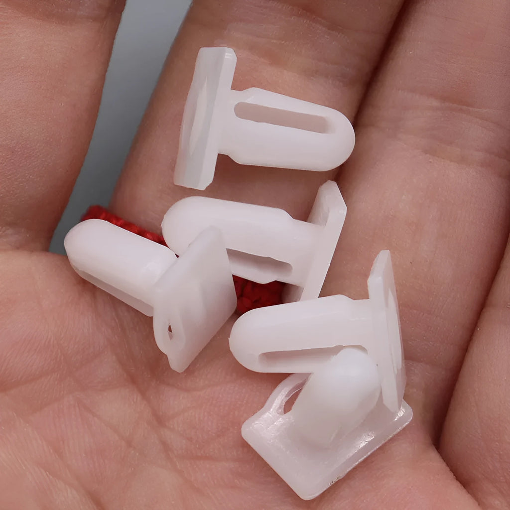 Black PA66 plastic automotive trim panel clips, style D318, pack of 60 pieces.