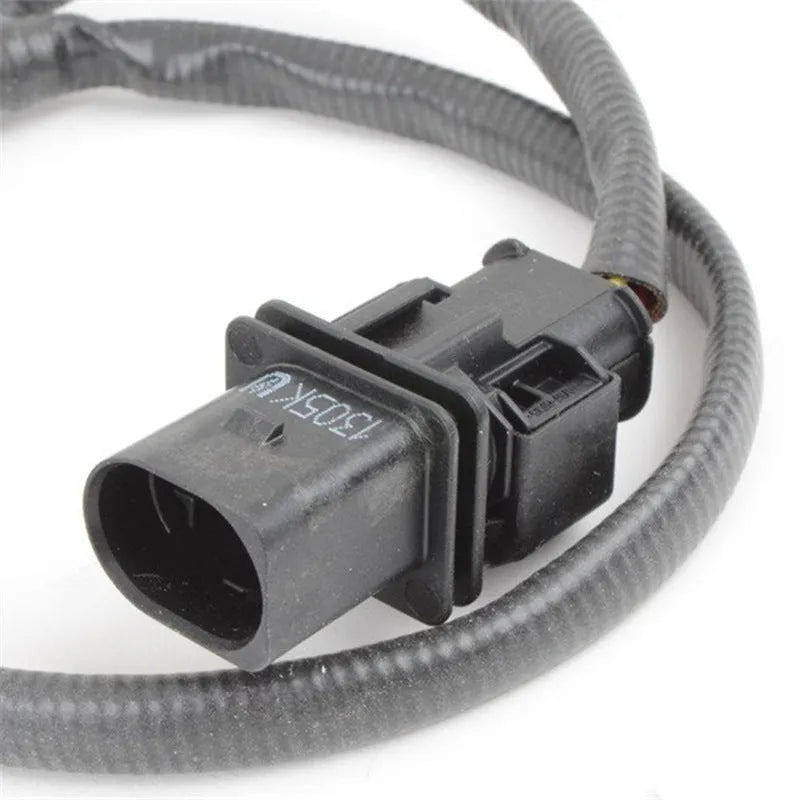 Universal front oxygen lambda sensor for Shuanglong vehicles, single unit with connector.