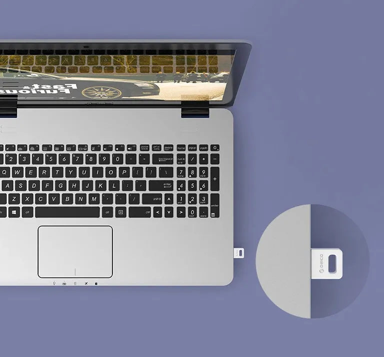 BTA-409 USB Bluetooth adapter in black and white with CSR 8510 chip for wireless connectivity