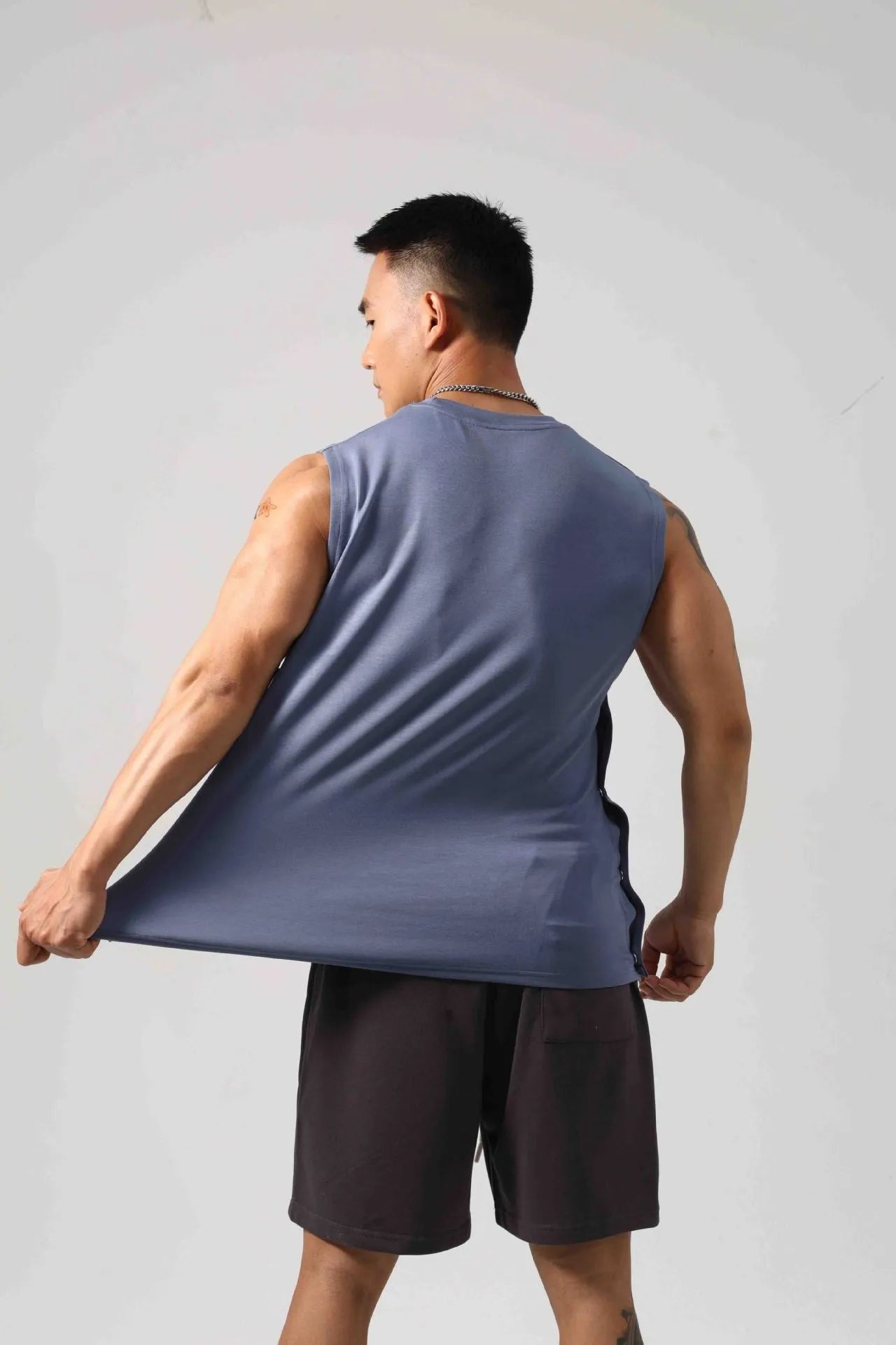Men's Korean style cotton fitness vest with sides opening and hidden hook design