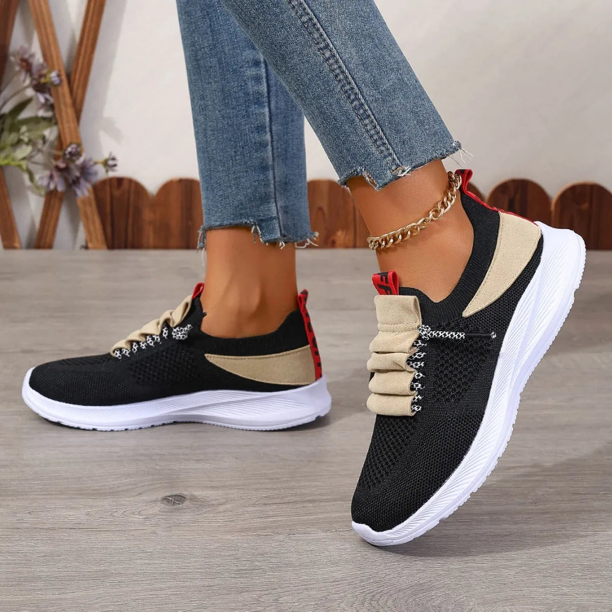 Women's casual non-slip flat heel running shoes in black, fabric upper, lace-up closure, EVA sole, size 38