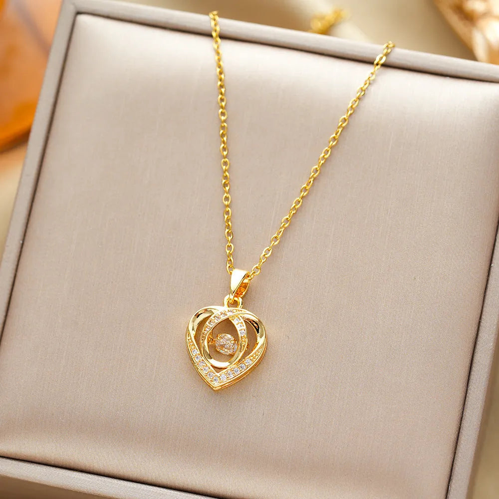 Fashion Dancing Love necklace with rhinestones – heart-shaped clavicle chain in Gold finish
