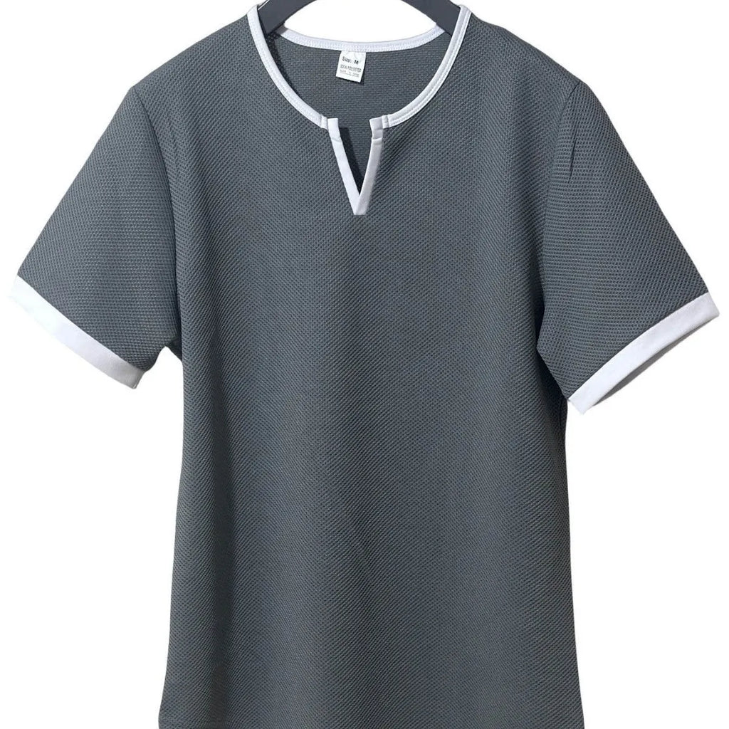 Men's colour-block V-neck outdoor sports t-shirt in waffle-textured polyester fabric.