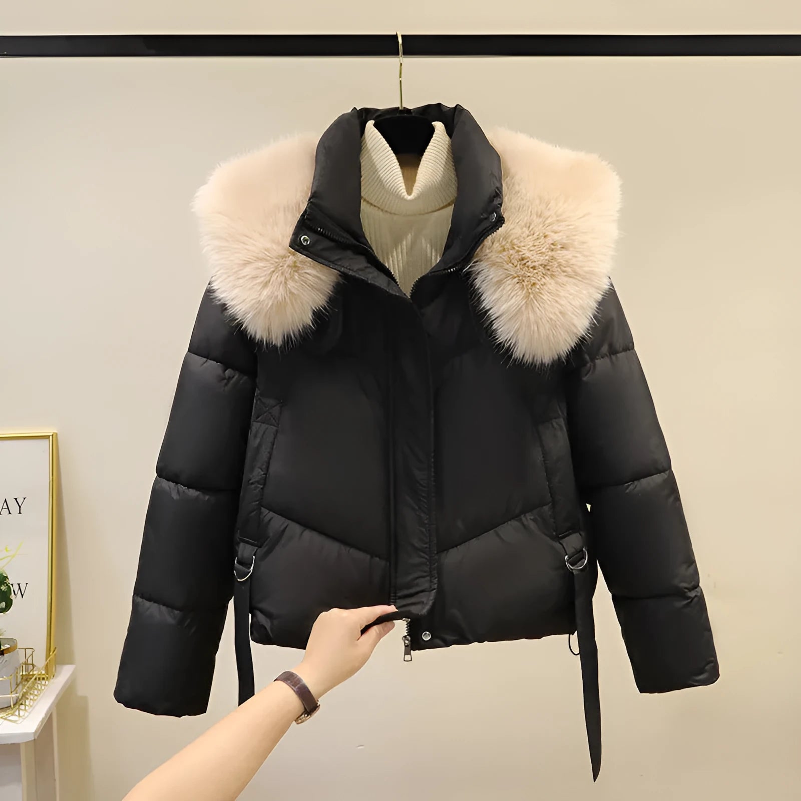 Women's short cotton-padded jacket with stand-up collar in loose style