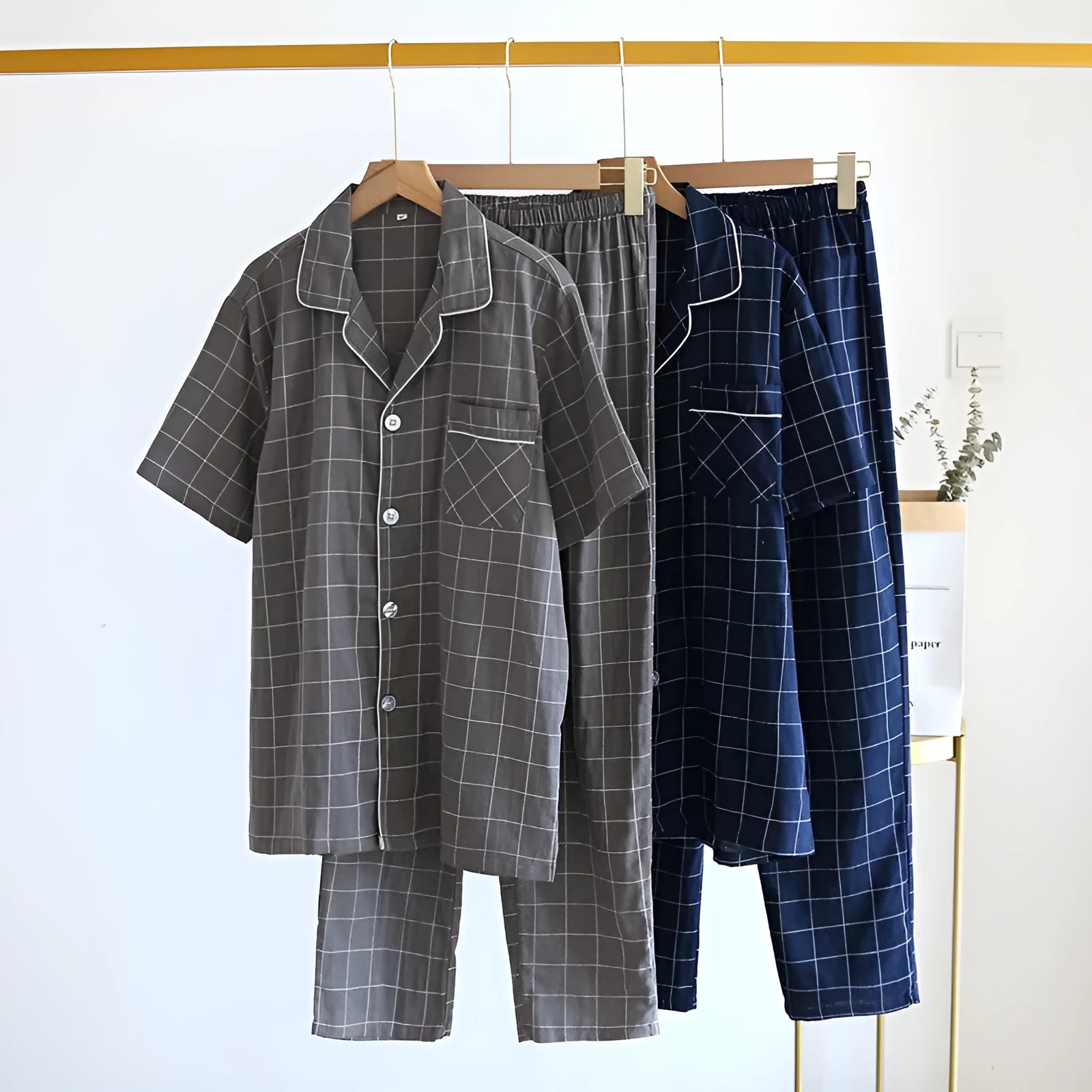 Men's cotton single-line plaid short-sleeved pajama suit with full trousers, gray colour, on plain background