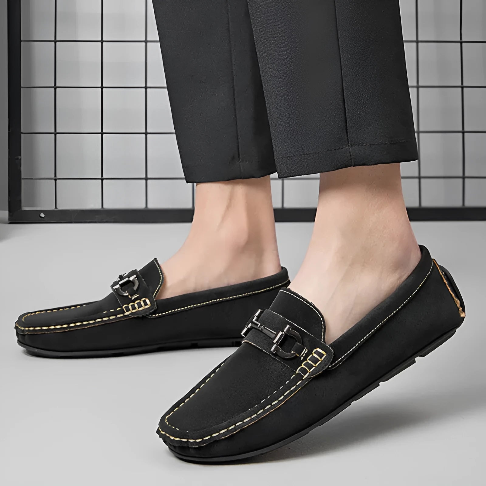 Men's brown casual leather shoes with rounded toe and rubber sole