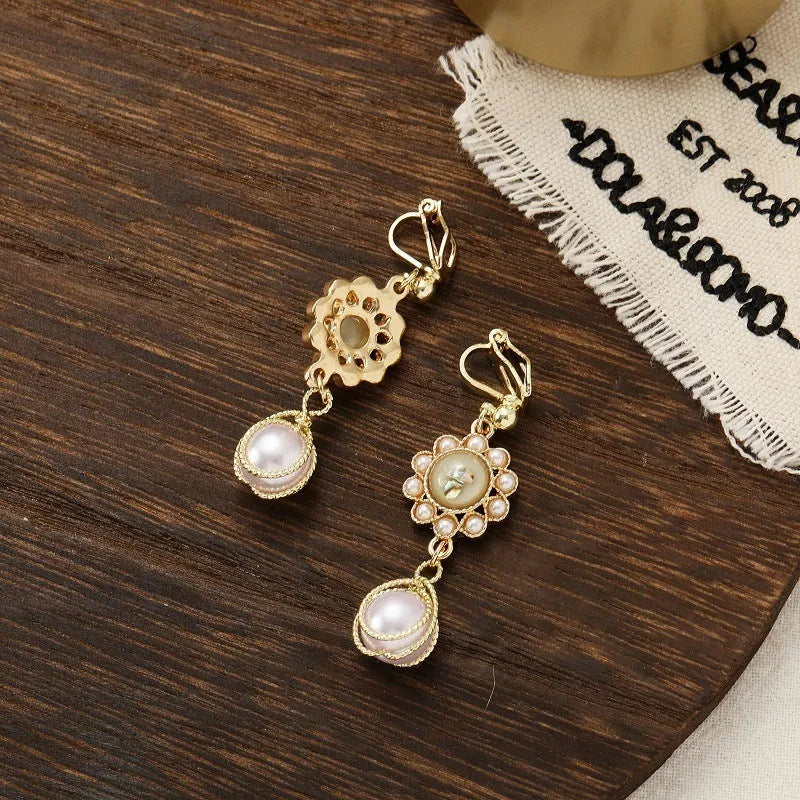 Geometric alloy earrings retro Hong Kong style ins style ear hook and mosquito repellent incense ear clip light luxury