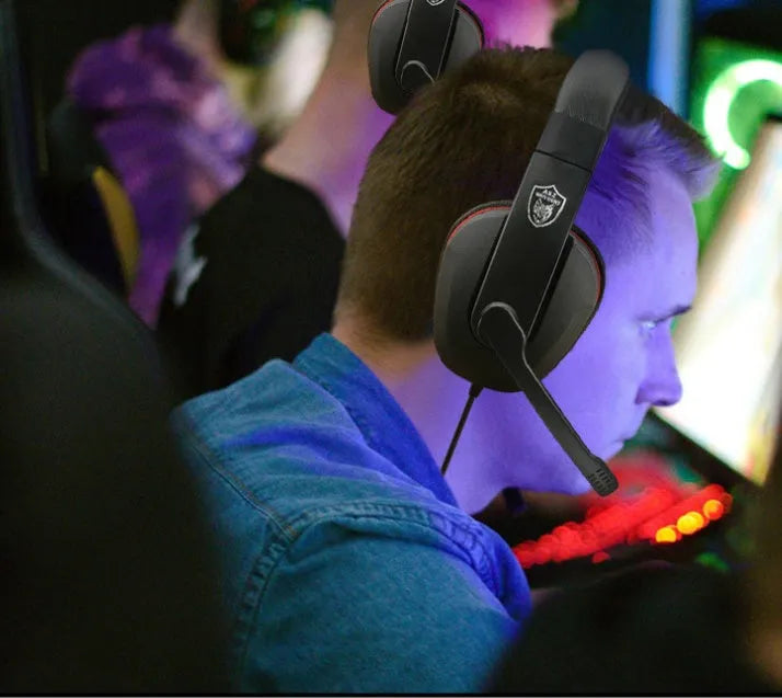 Black wired gaming headset with 6.3mm plug and 40mm speaker drivers