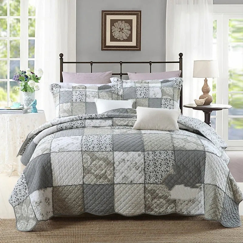 Cotton quilted bedspread three-piece set with pillowcases in Korean bedspread style