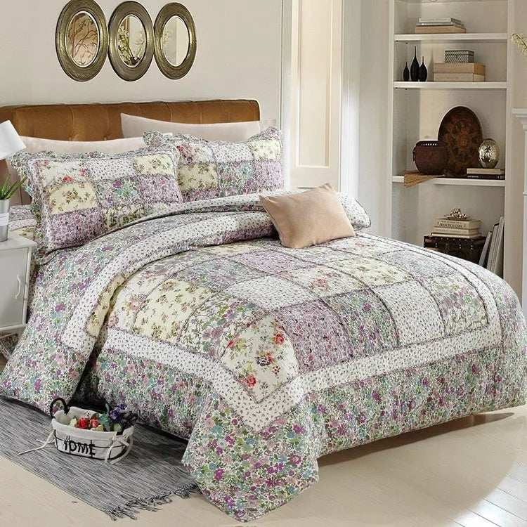 Cotton quilted bedspread three-piece set with pillowcases in Korean bedspread style