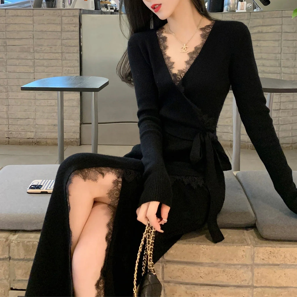 Women's black slim-fit polyester skirt with a princess dress cut