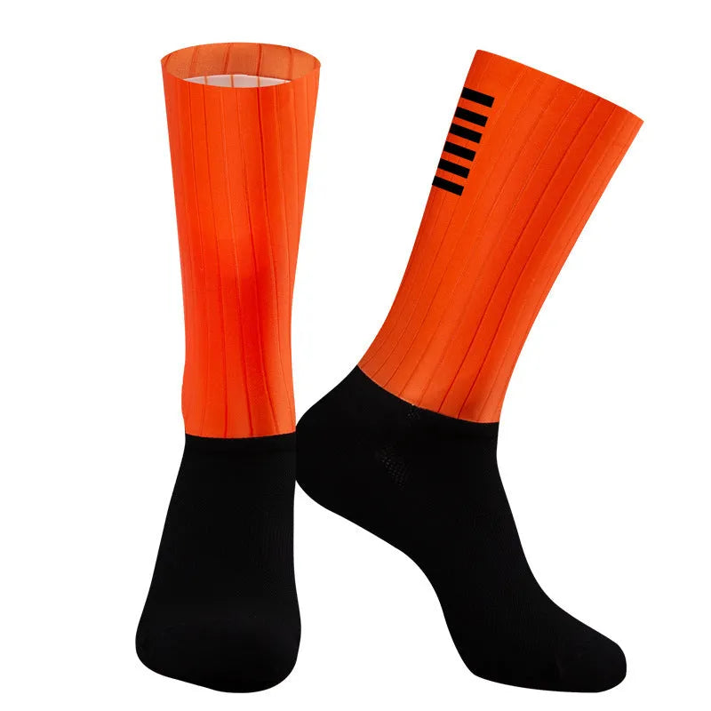Cycling socks in chemical fibre blend fabric available in six colours for athletic sports
