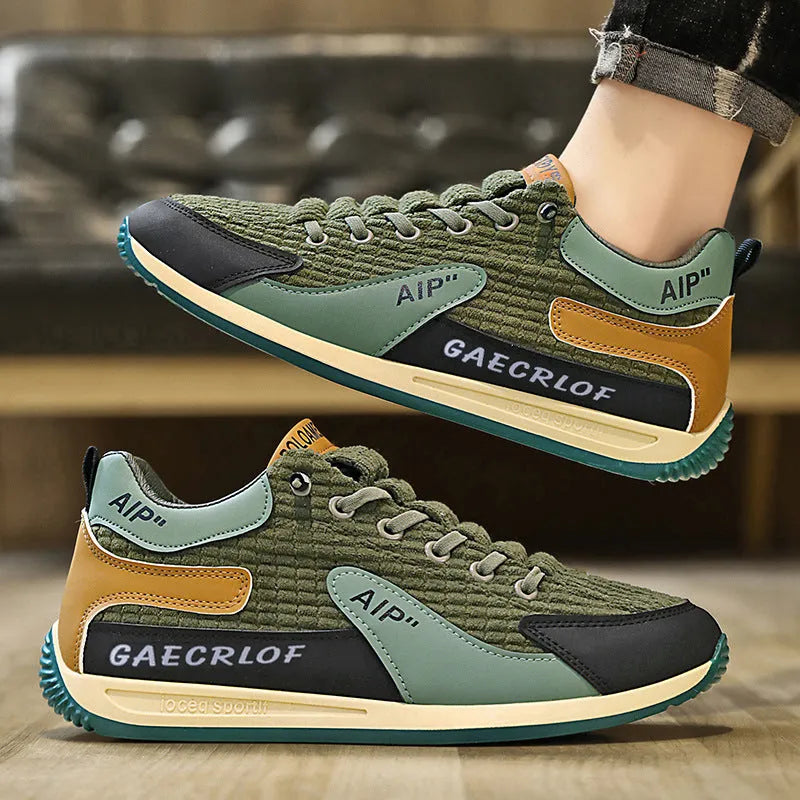 Men's grey and green mesh running shoes with viscose sole and lace-up closure