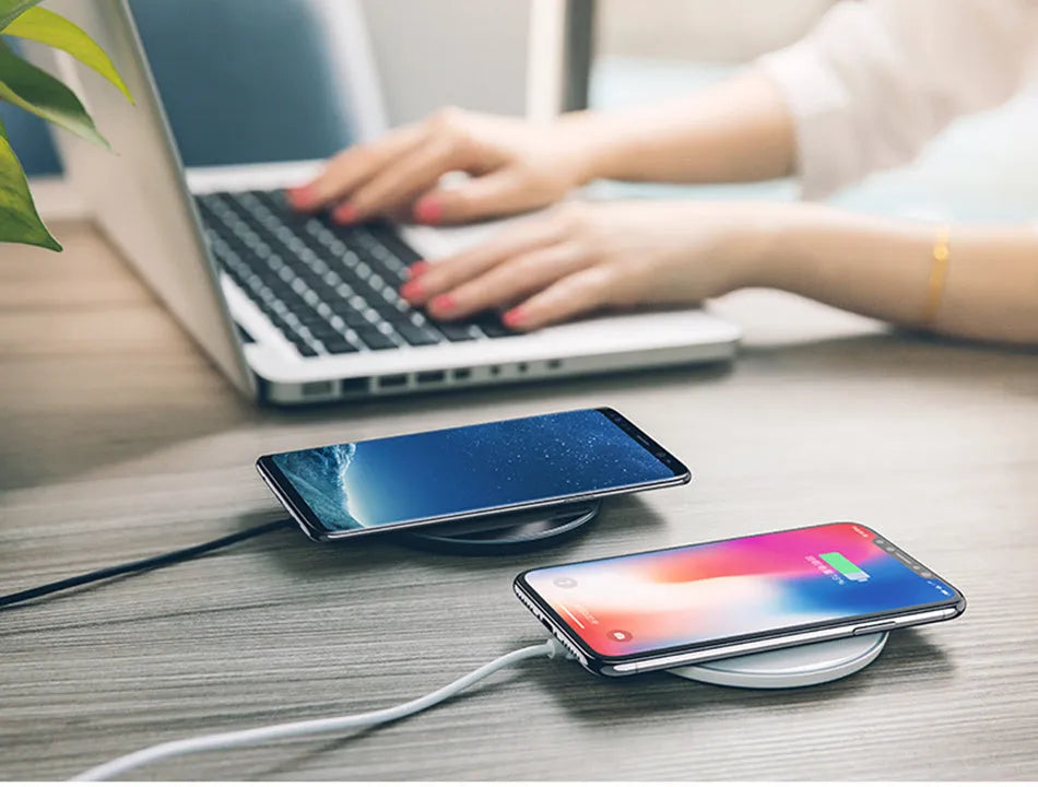 Glass disc wireless charger with LED indicator in black or white colour