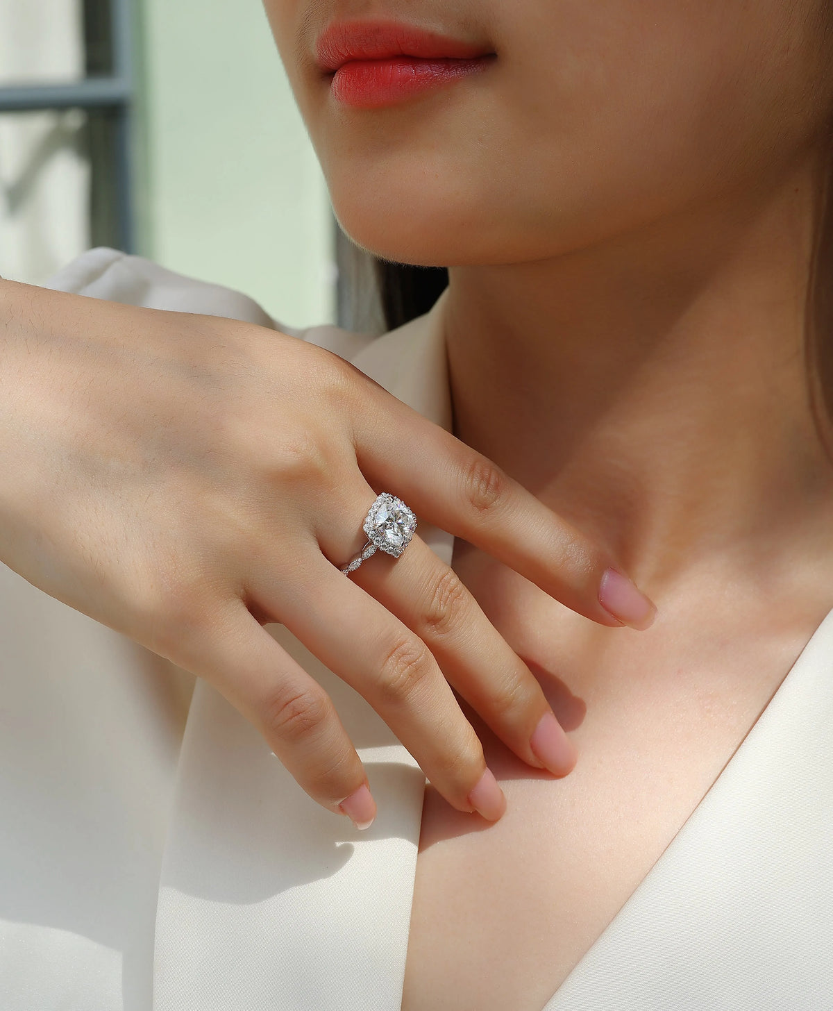 Square moissanite ring in S925 silver with platinum plating, 8.5mm stone, sizes 5-9, GRA certificate and gift box