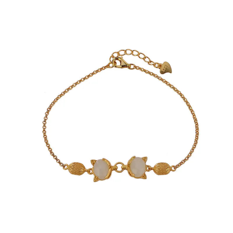 Retro fox temperament women's bracelet in 925 silver with a central gemstone on an adjustable chain.