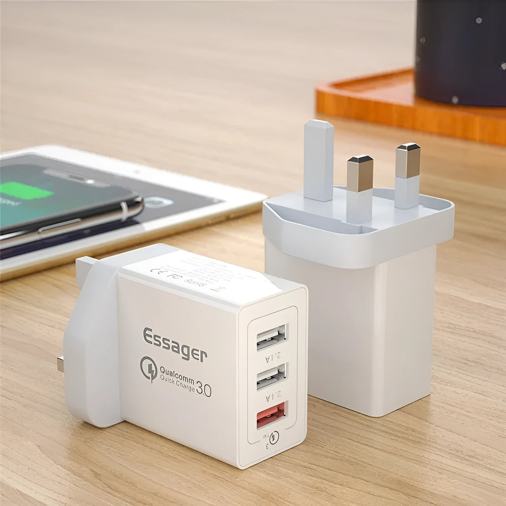 Three-port USB fast charge 30W QC3.0 mobile phone charger in white with EU plug