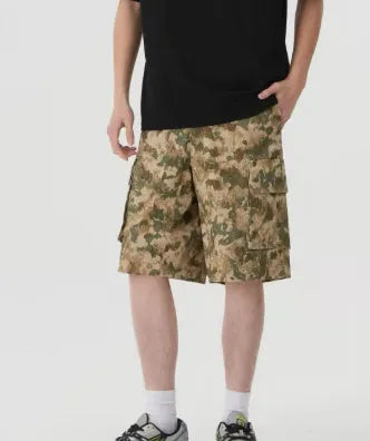 American retro workwear style camouflage shorts in loose-fit cropped design for summer wear