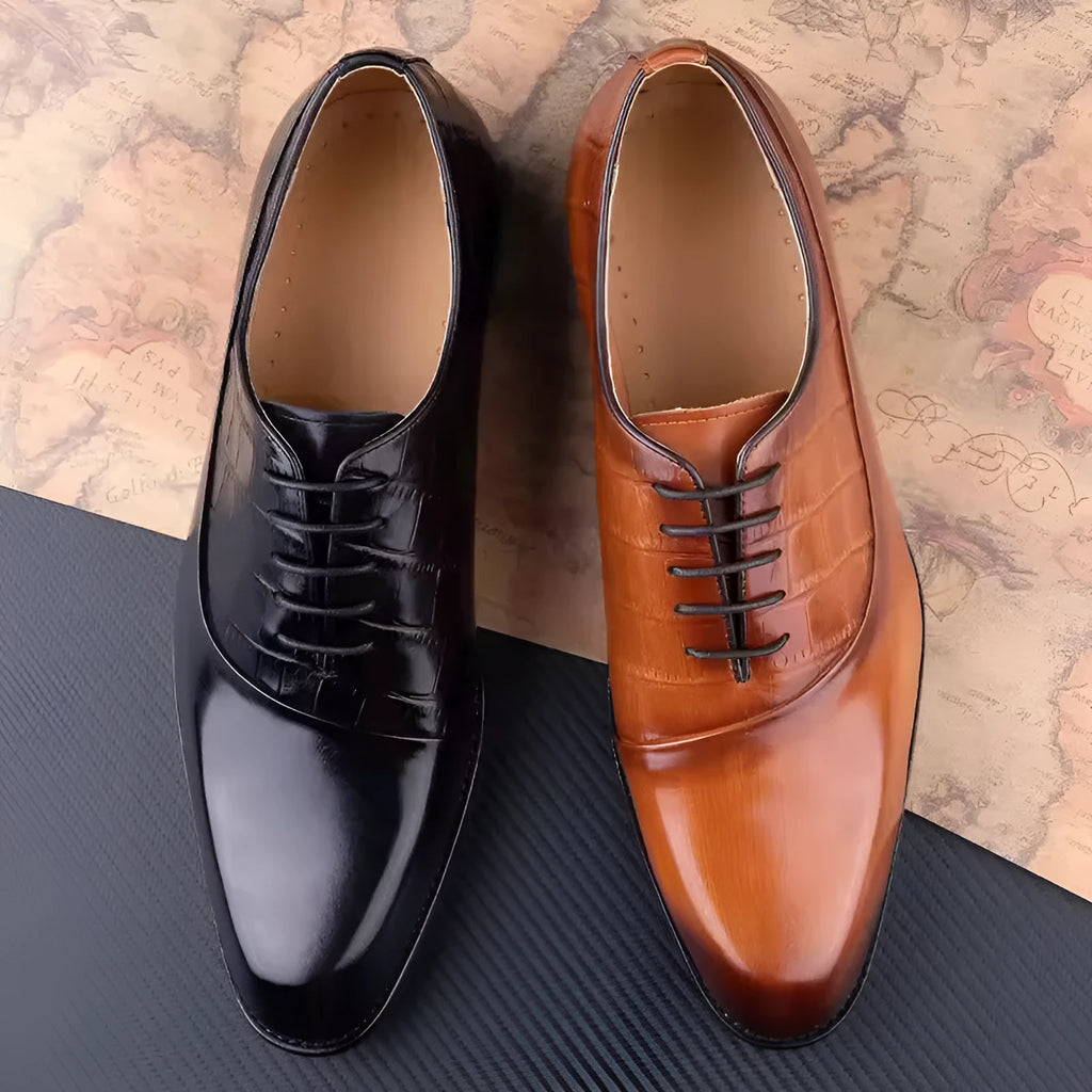 Men's handmade dress shoes in brown or black first layer cowhide with pointed toe and rubber sole, EU39-EU47.