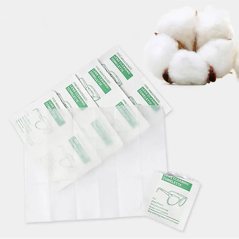 Pack of 100 individually sealed quick-drying anti-fog glasses and lens cleaning wipes