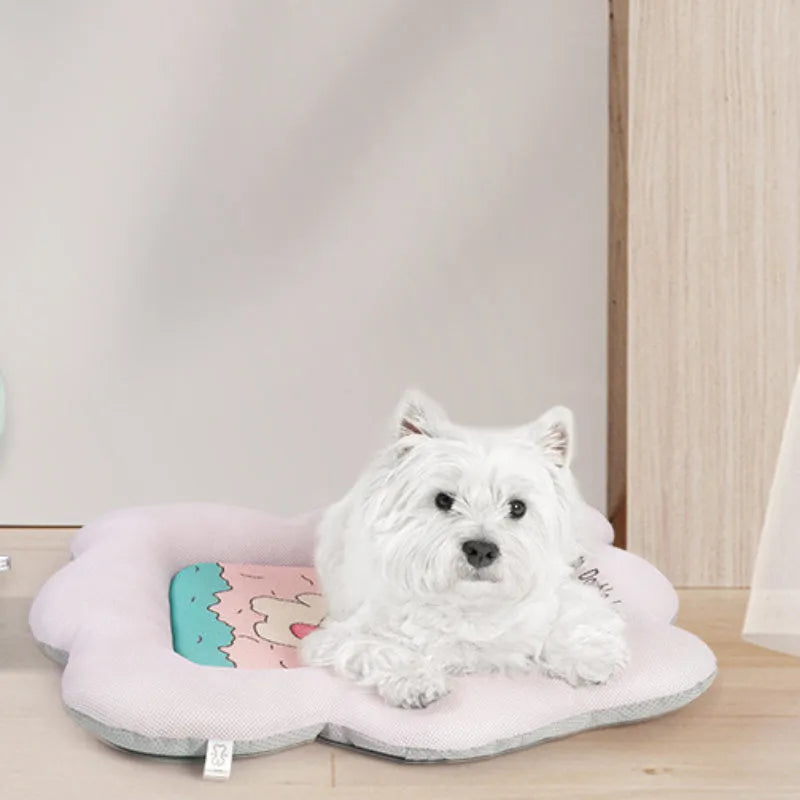 Green ice silk pet cooling mat for dogs and cats showing cooling fabric texture
