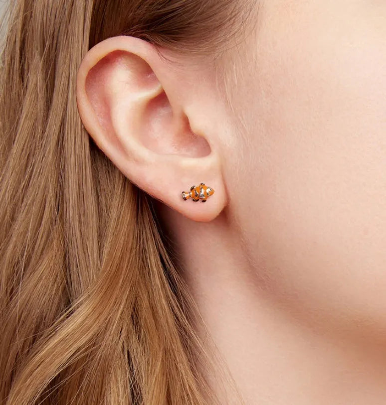 Clownfish stud earrings in 925 silver with dripping oil finish, colour SCE1918, one pair