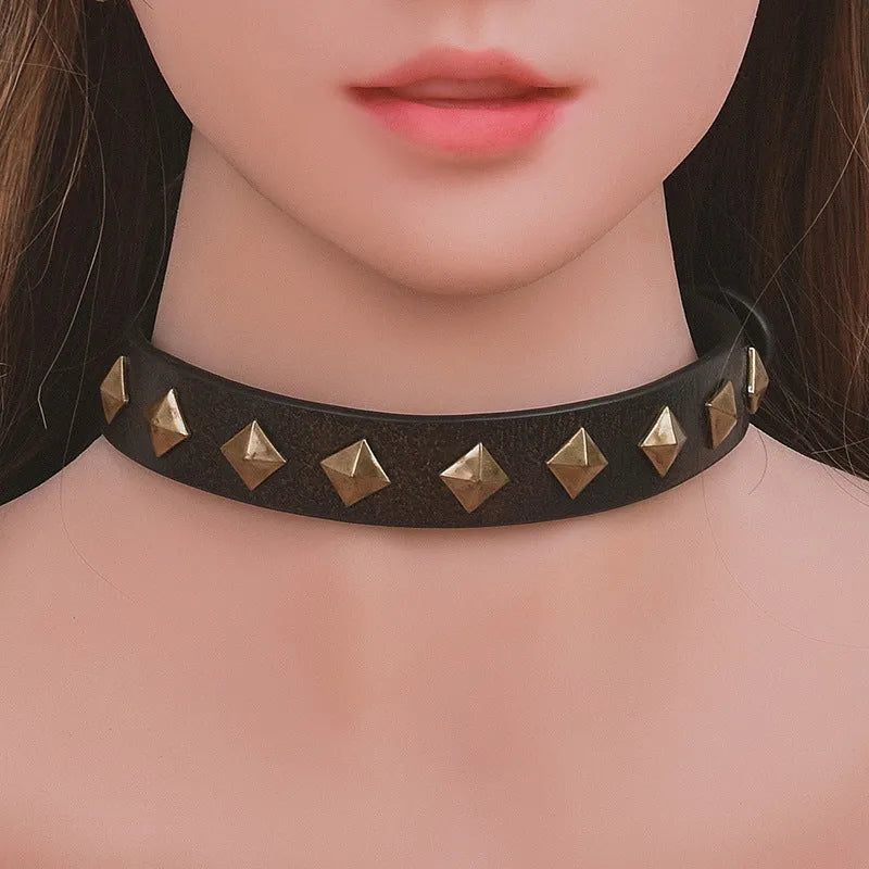 Bronze cowhide leather retro punk rivet collar for fashion or fetish wear