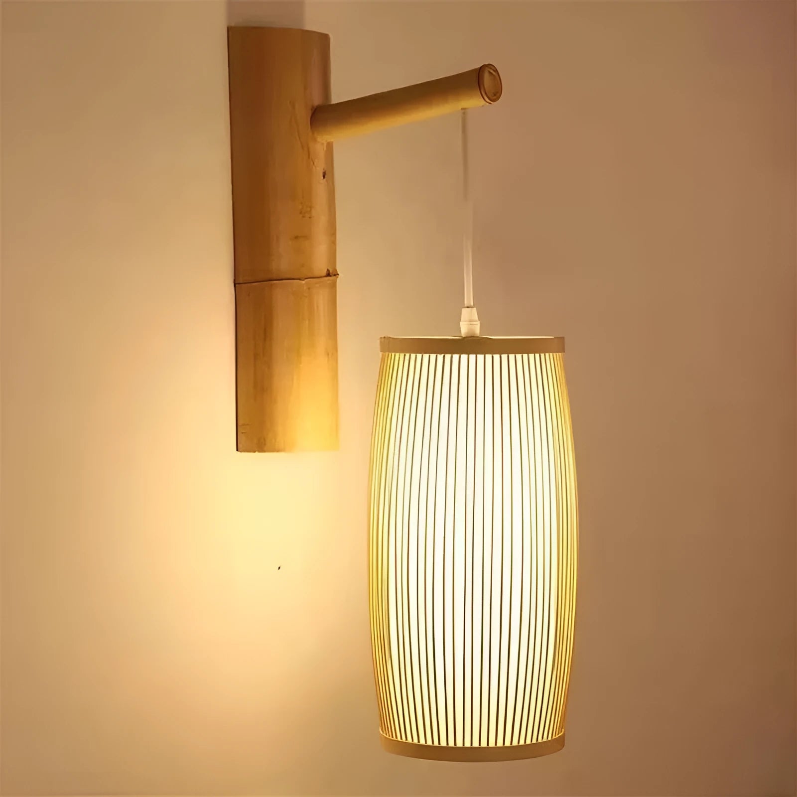 Bamboo plait wall lamp with woven construction and E27 lamp holder