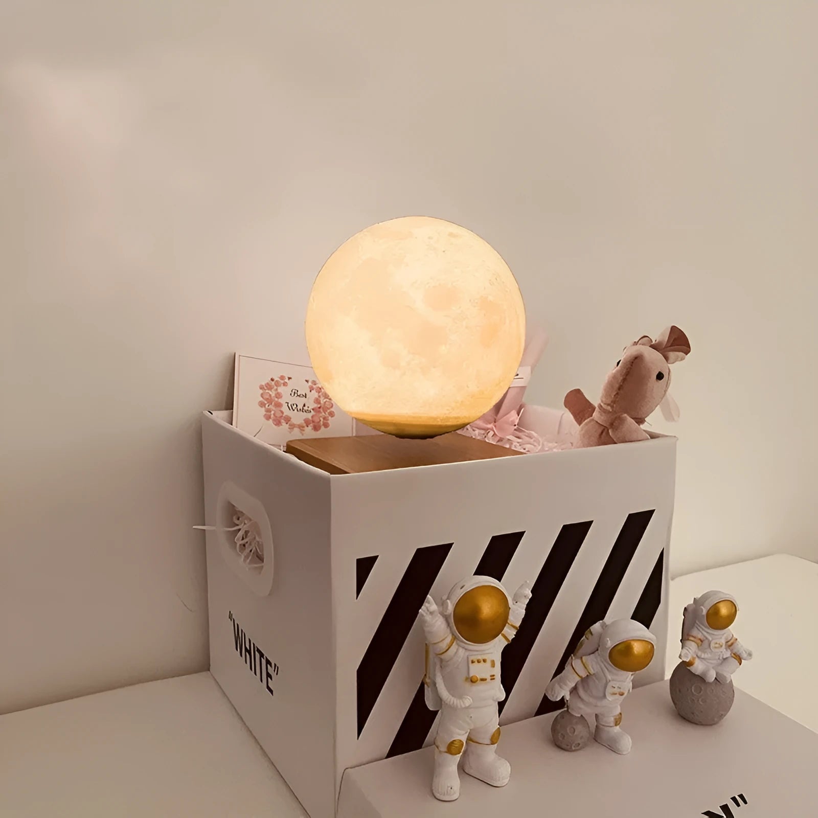 Maglev levitating planet night light with LED illumination and floating display