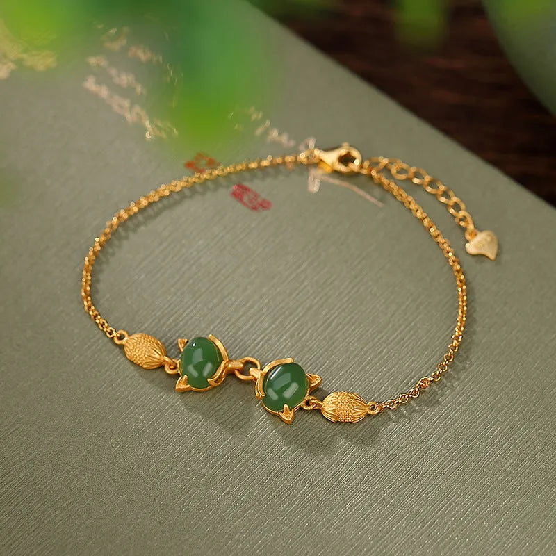 Retro fox temperament women's bracelet in 925 silver with a central gemstone on an adjustable chain.