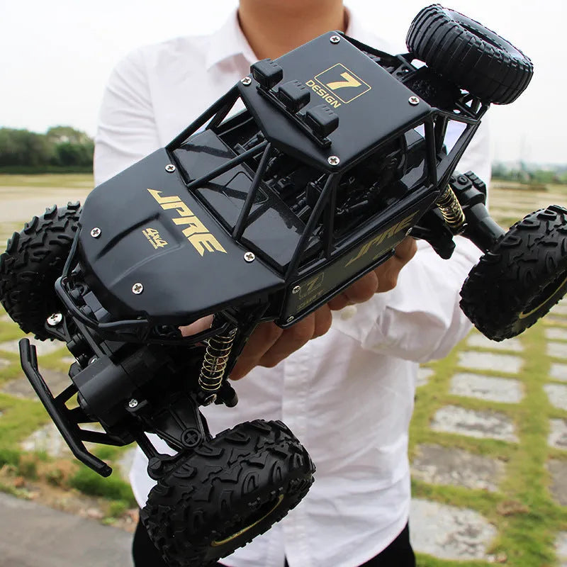 Large 4WD off-road remote control car in silver, 38 cm size, with ABS plastic body and antenna