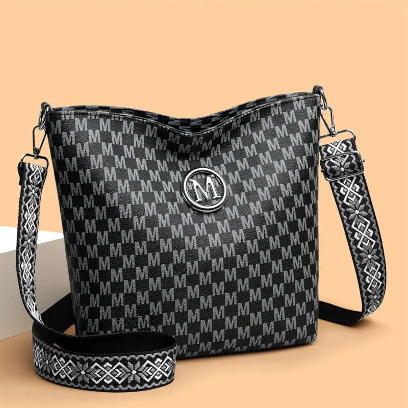 Retro dumpling-shaped PU leather shoulder bag with organisation compartments in black brown white colour options