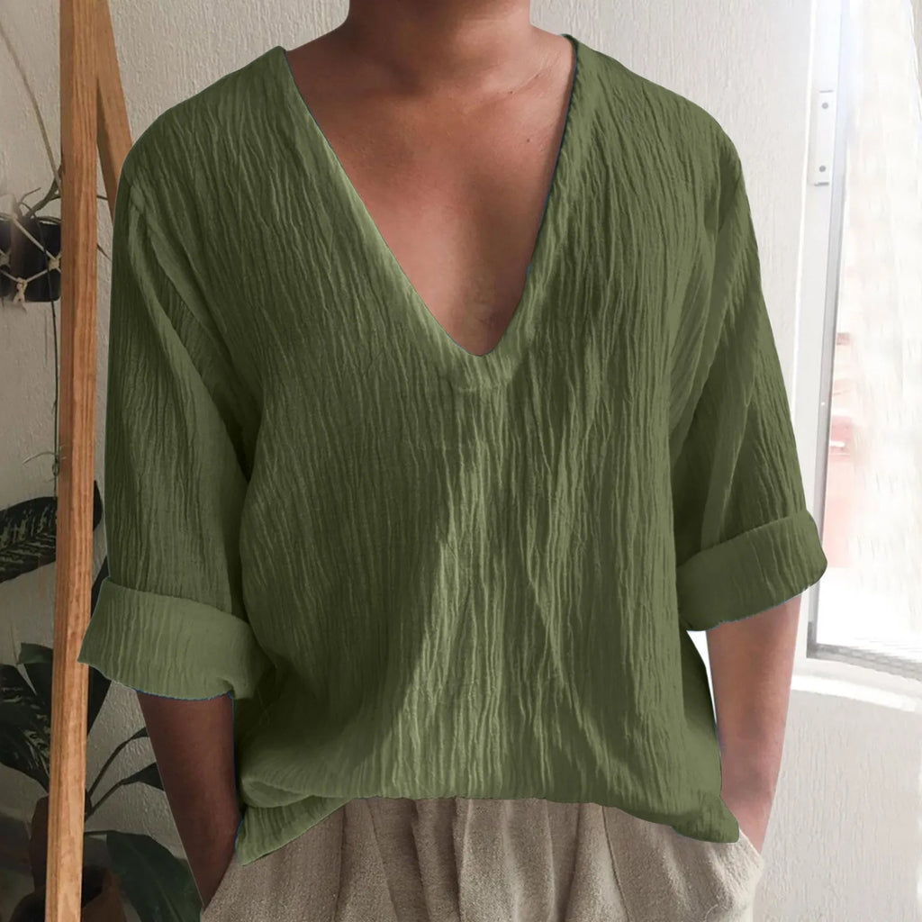 Men's long sleeve V-neck cotton t-shirt in solid colour with British style detailing