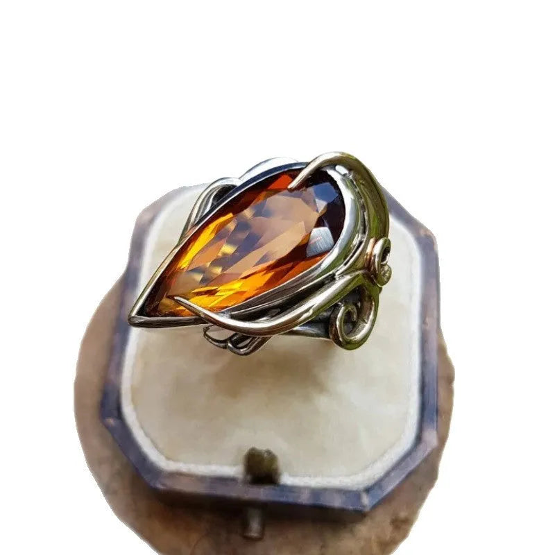 Retro creative bud design women's ring in zinc alloy drop shape luxury bud colour