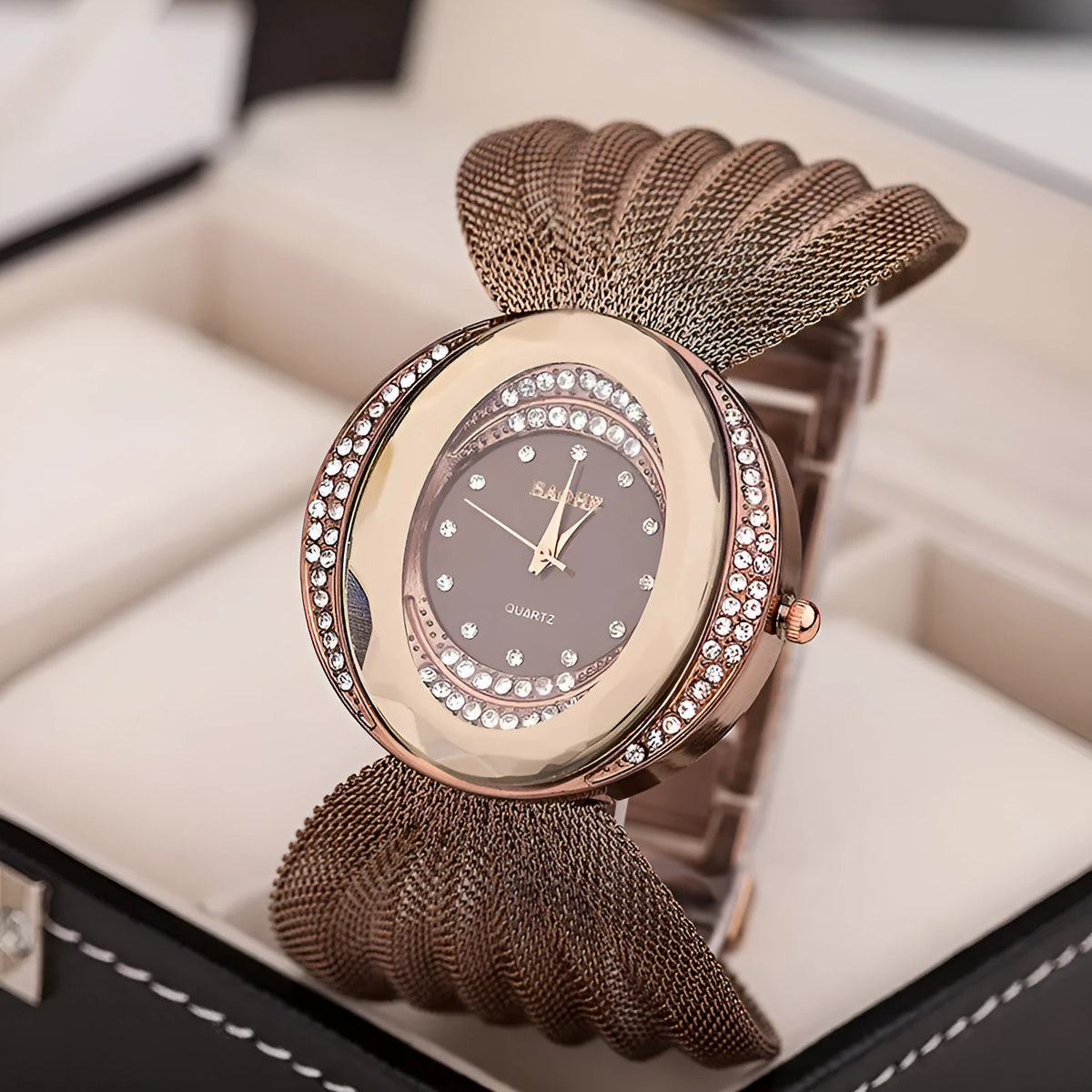 Ladies fashion watch with gold or silver alloy mesh strap, 40mm oval dial, 7mm thickness, jewellery clasp