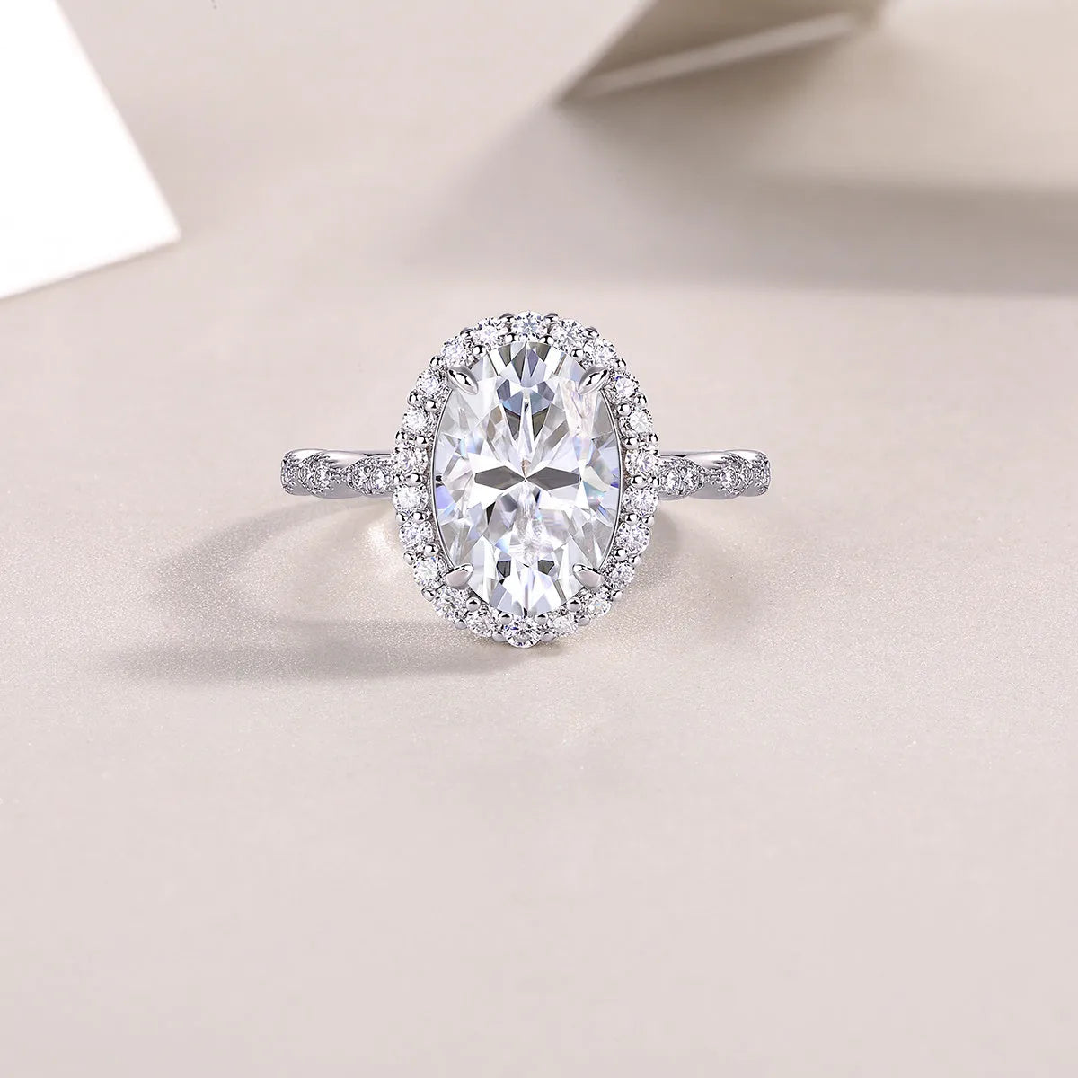 Moonlight Pupil egg-shaped moissanite wedding ring set on platinum-plated S925 silver band with gift box and GRA certificate