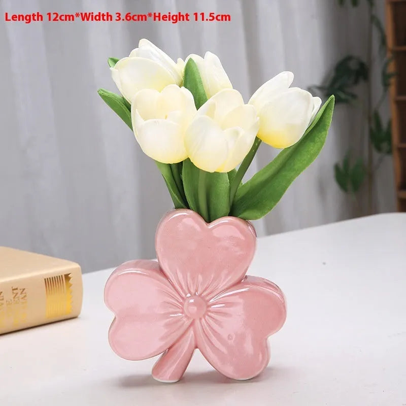 Clover ceramic desktop vase in European style with white porcelain construction
