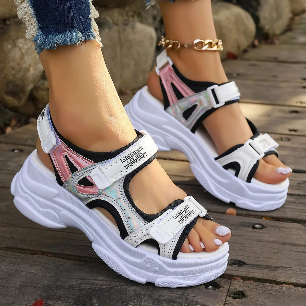 Women's black and white Roman-style platform sports sandals with PU upper and rubber sole