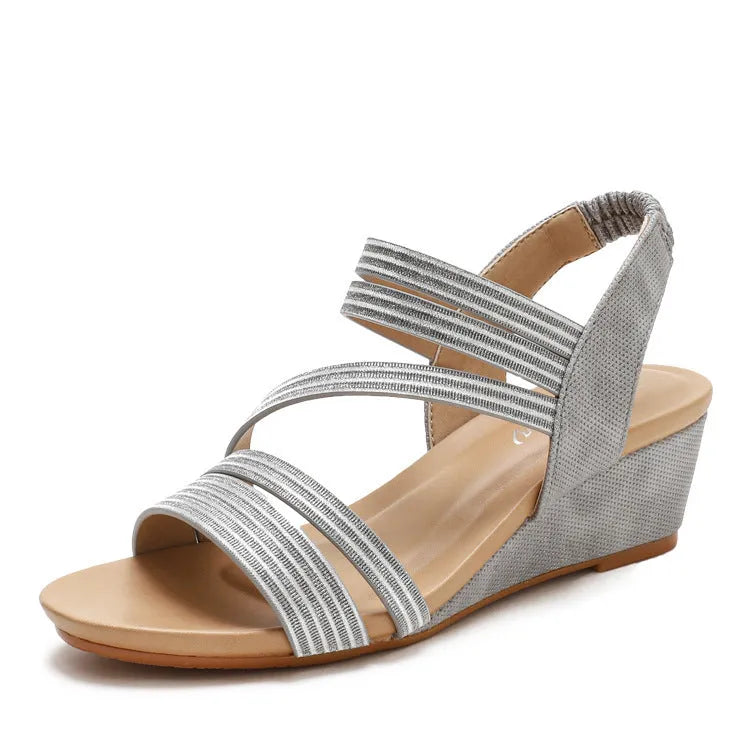 Women's gold platform sandals with a PU leather upper and a 3-5 cm TPU sole.