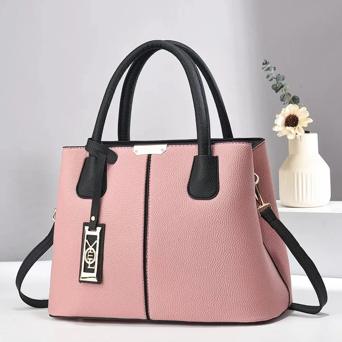 Large capacity women's shoulder bag in soft PU leather with horizontal square shape