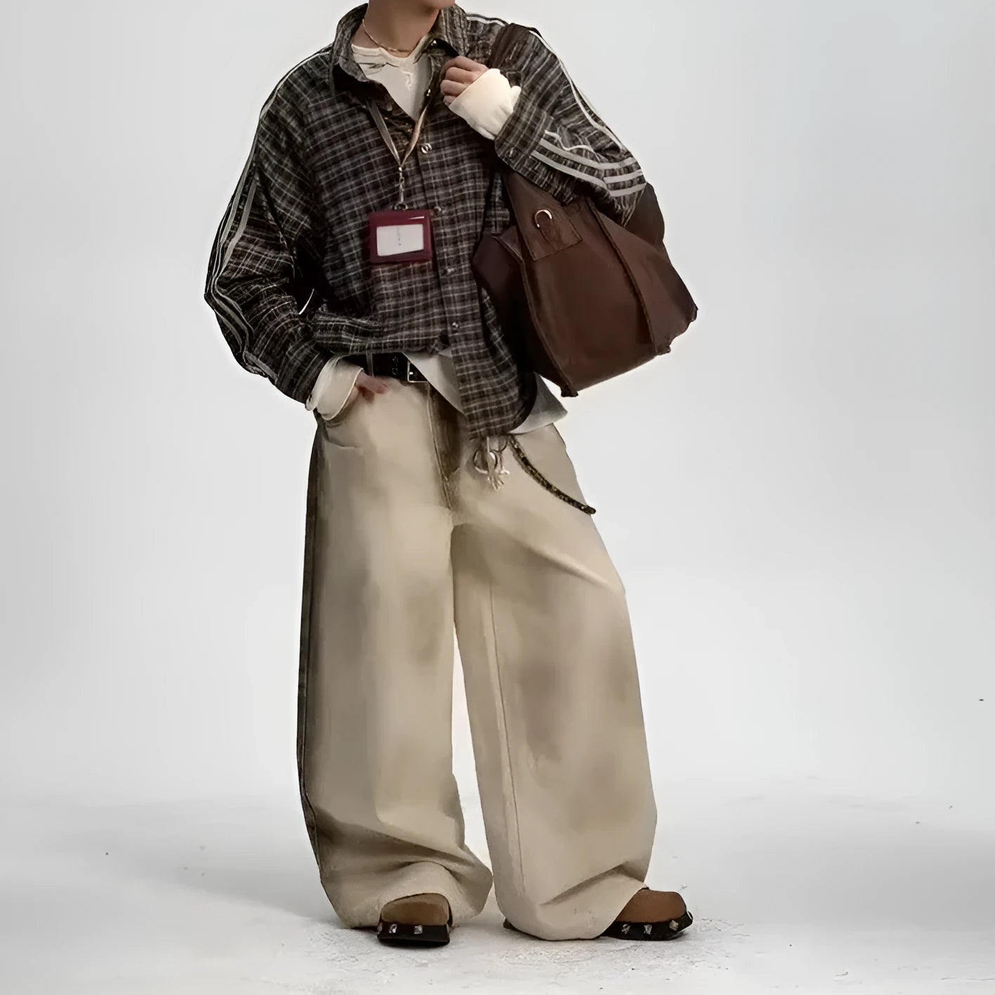 Loose straight retro street floor-length pants in beige cotton with wrinkle-free treatment, mid-rise waist, and loose leg