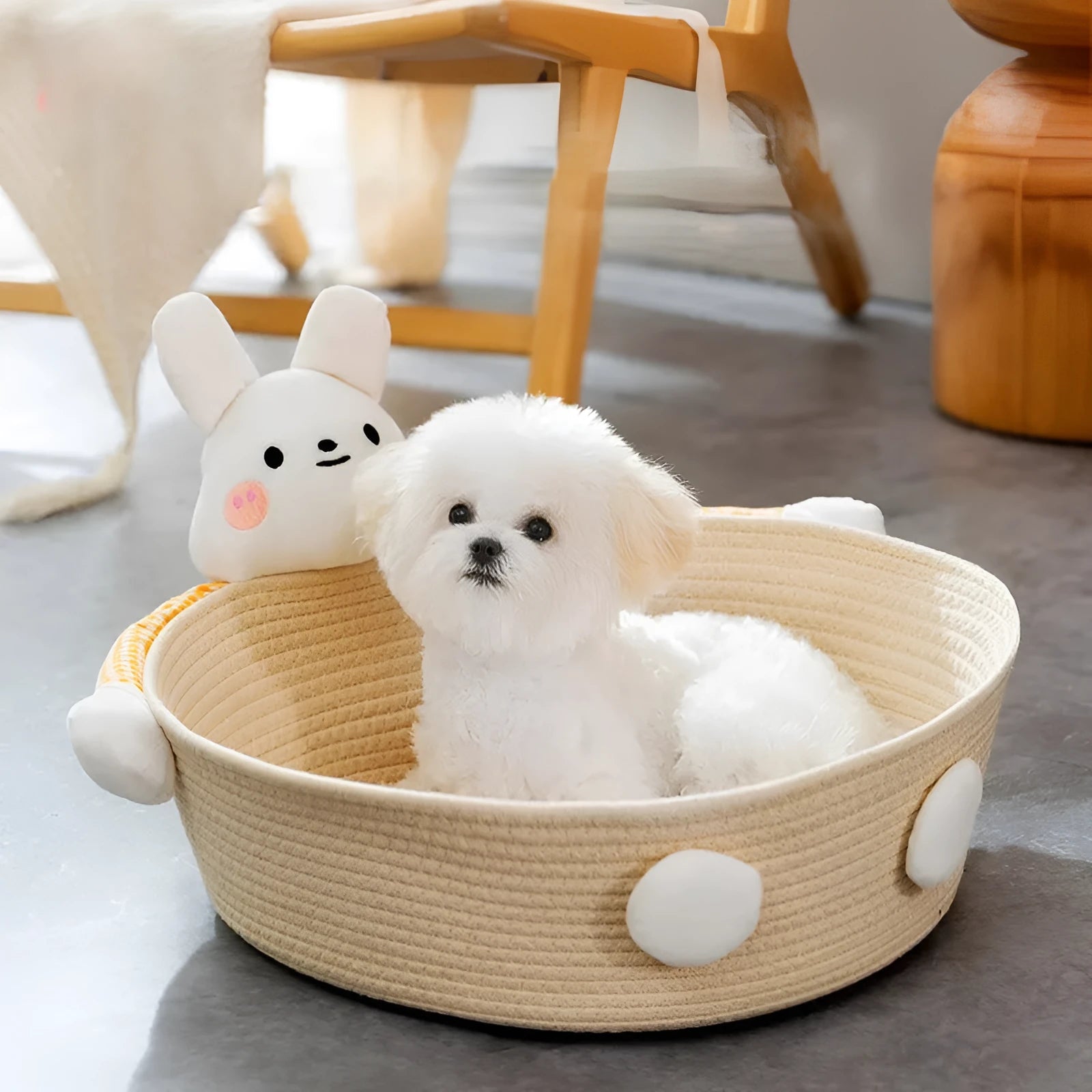 Woven cotton rope pet bed with scratching surface in bear design